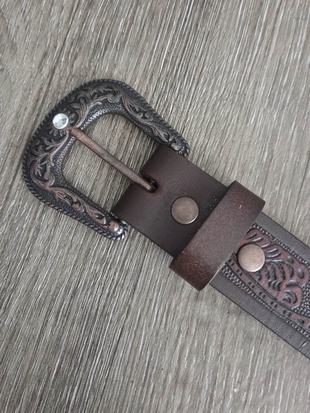 Cowgirl Legend Western Tooled Leather Studded Belt Size 28